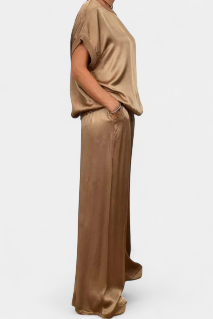 Set elegantnog zlatnog toka